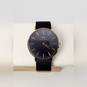 Daniel Wellington Classic Black B40R31 Men’s Watch – Rose Gold, NATO strap